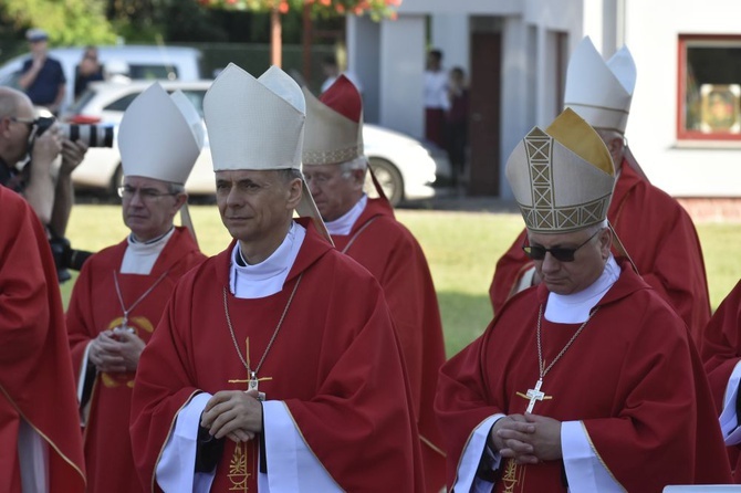 Msza się dla KEP w sanktuarium Relikwii Drzewa Krzyża Świętego w Wałbrzychu