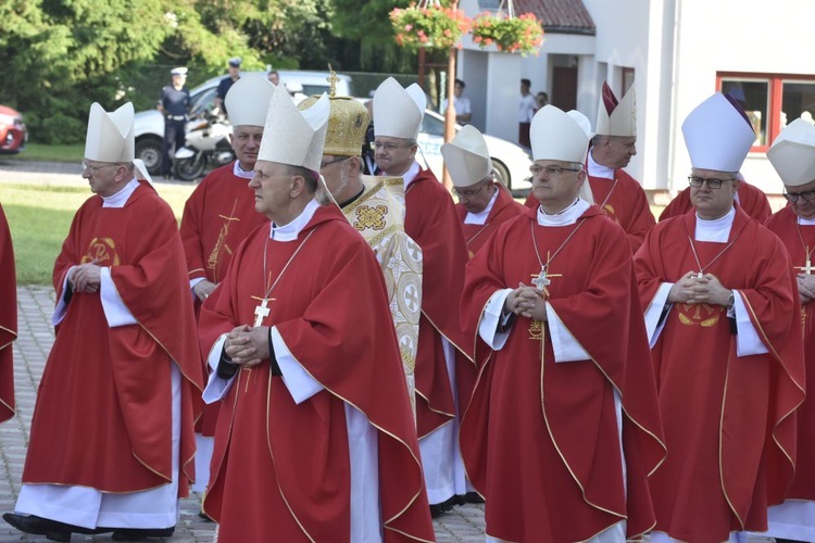 Msza się dla KEP w sanktuarium Relikwii Drzewa Krzyża Świętego w Wałbrzychu