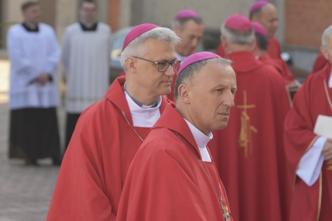 Msza się dla KEP w sanktuarium Relikwii Drzewa Krzyża Świętego w Wałbrzychu