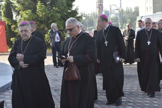 Msza się dla KEP w sanktuarium Relikwii Drzewa Krzyża Świętego w Wałbrzychu