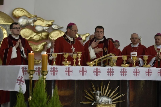 Msza się dla KEP w sanktuarium Relikwii Drzewa Krzyża Świętego w Wałbrzychu