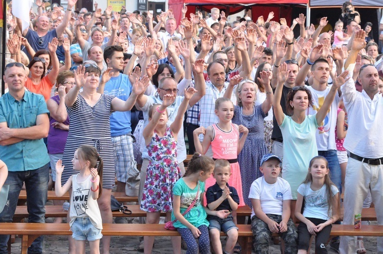 Zapraszamy na uwielbienie na zakliczyńskim rynku