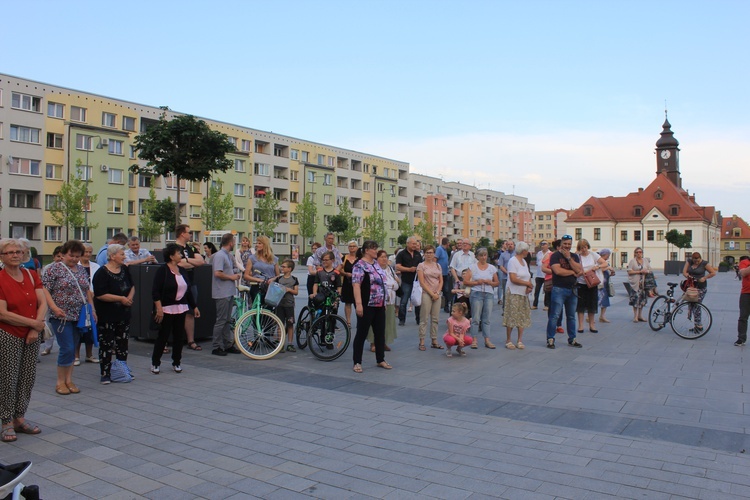 Różaniec na Rynku w Lubinie