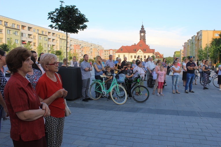 Różaniec na Rynku w Lubinie