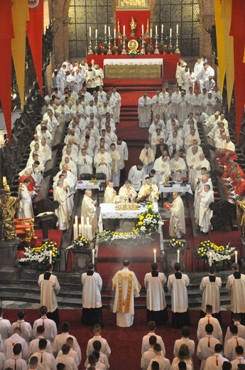 6. rocznica ingresu abp. Kupnego oraz promocja lektorów i ceremoniarzy