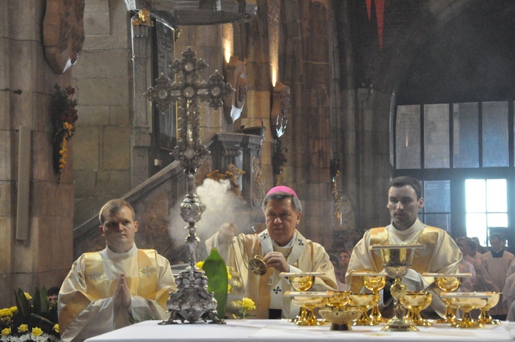 6. rocznica ingresu abp. Kupnego oraz promocja lektorów i ceremoniarzy