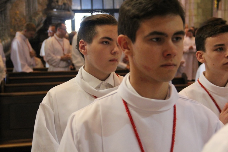 6. rocznica ingresu abp. Kupnego oraz promocja lektorów i ceremoniarzy