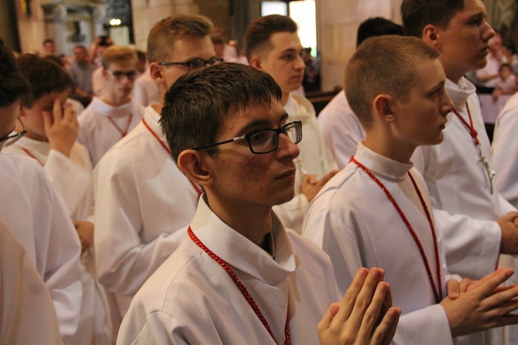 6. rocznica ingresu abp. Kupnego oraz promocja lektorów i ceremoniarzy