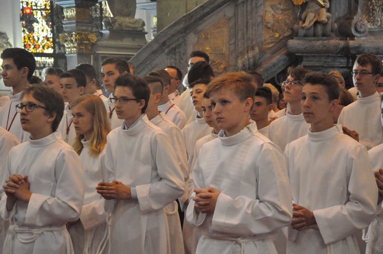 6. rocznica ingresu abp. Kupnego oraz promocja lektorów i ceremoniarzy