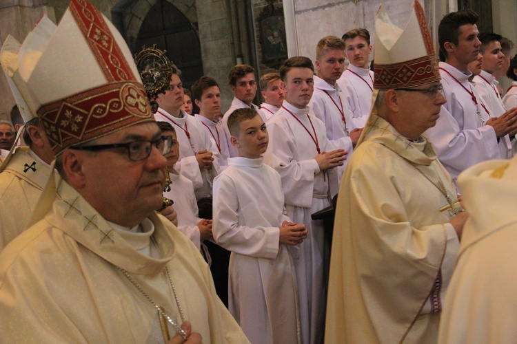 6. rocznica ingresu abp. Kupnego oraz promocja lektorów i ceremoniarzy