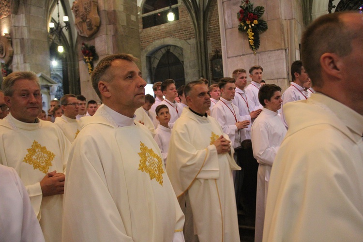 6. rocznica ingresu abp. Kupnego oraz promocja lektorów i ceremoniarzy