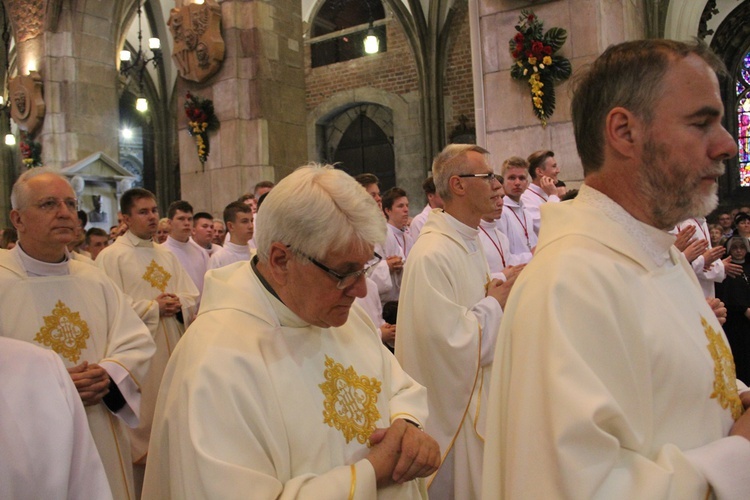 6. rocznica ingresu abp. Kupnego oraz promocja lektorów i ceremoniarzy