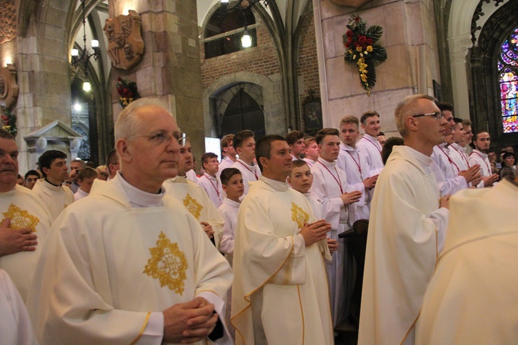 6. rocznica ingresu abp. Kupnego oraz promocja lektorów i ceremoniarzy