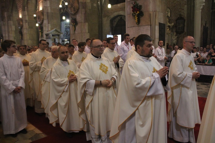 6. rocznica ingresu abp. Kupnego oraz promocja lektorów i ceremoniarzy