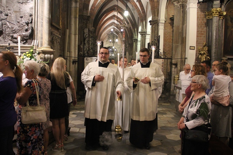 6. rocznica ingresu abp. Kupnego oraz promocja lektorów i ceremoniarzy