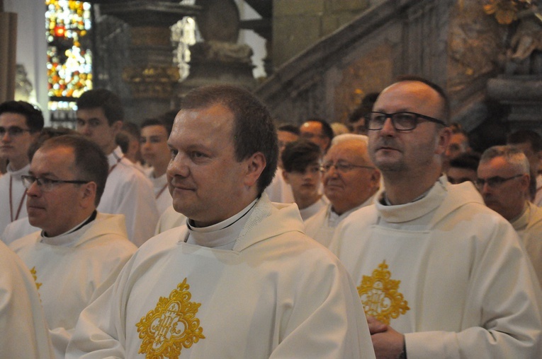 6. rocznica ingresu abp. Kupnego oraz promocja lektorów i ceremoniarzy