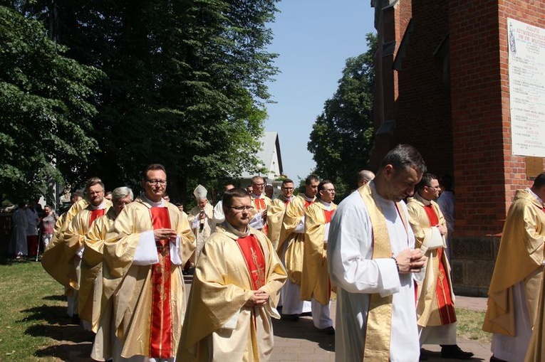 Pielgrzymka lektorów i ministrantów do Wąwolnicy