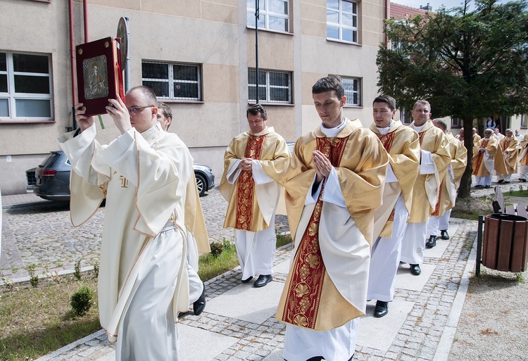 Święcenia diakonatu, cz. 1