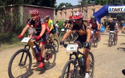 Upał nie zniechęcił kolarzy. "Ora et Ride" po raz drugi w Henrykowie