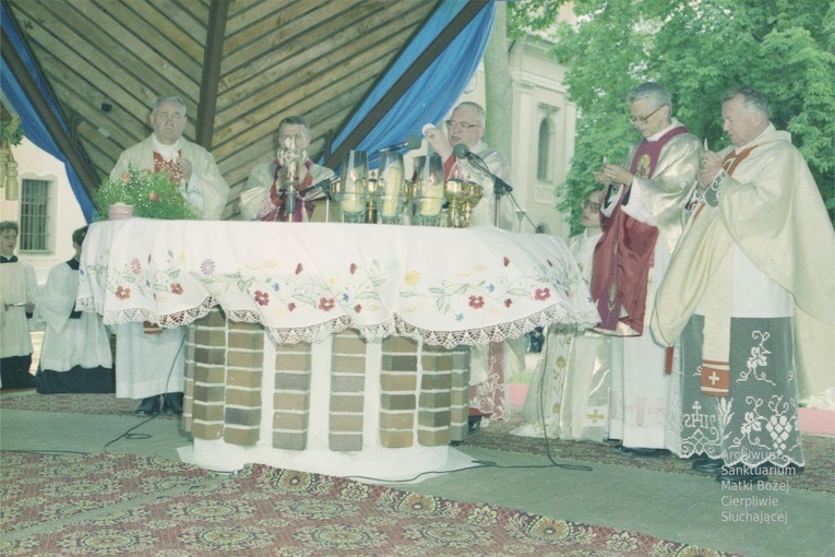 Koronacja obrazu Matki Bożej Cierpliwie Słuchającej w Rokitnie