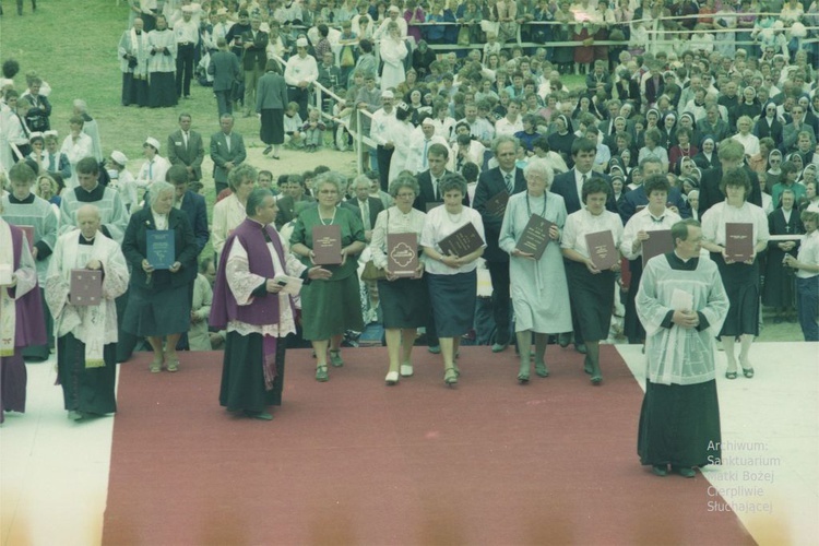 Koronacja obrazu Matki Bożej Cierpliwie Słuchającej w Rokitnie