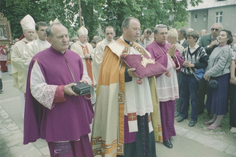 Koronacja obrazu Matki Bożej Cierpliwie Słuchającej w Rokitnie