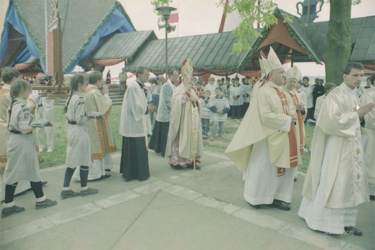 Koronacja obrazu Matki Bożej Cierpliwie Słuchającej w Rokitnie