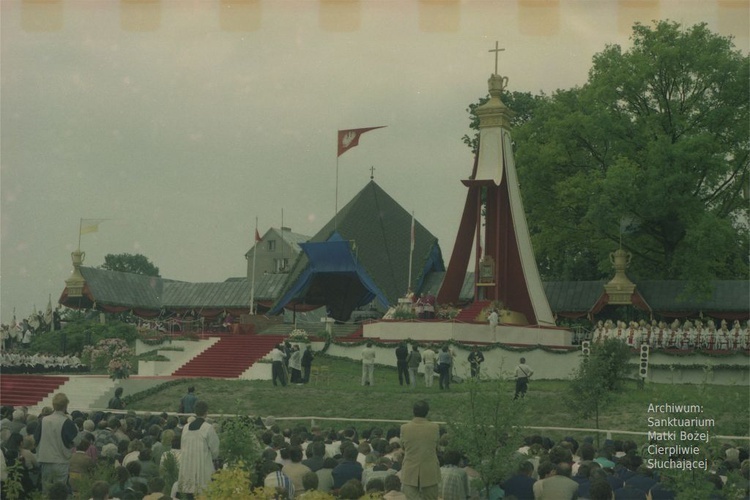 Koronacja obrazu Matki Bożej Cierpliwie Słuchającej w Rokitnie