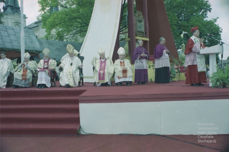 Koronacja obrazu Matki Bożej Cierpliwie Słuchającej w Rokitnie