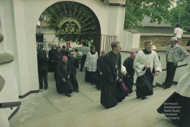 Koronacja obrazu Matki Bożej Cierpliwie Słuchającej w Rokitnie