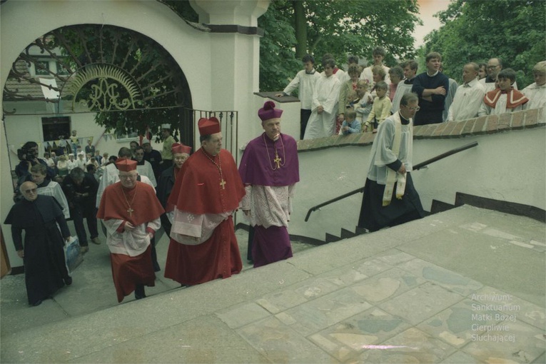 Koronacja obrazu Matki Bożej Cierpliwie Słuchającej w Rokitnie
