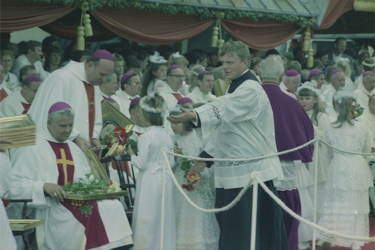 Koronacja obrazu Matki Bożej Cierpliwie Słuchającej w Rokitnie