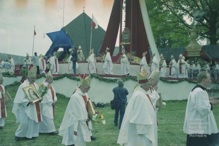 Koronacja obrazu Matki Bożej Cierpliwie Słuchającej w Rokitnie