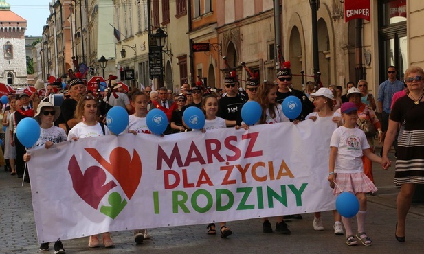 Radosny marsz rodzinny