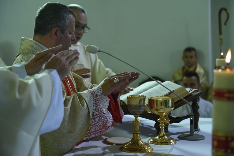 Nowy ołtarz w Domosławicach