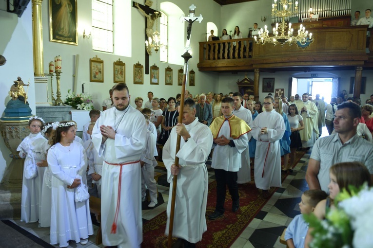 Nowy ołtarz w Domosławicach