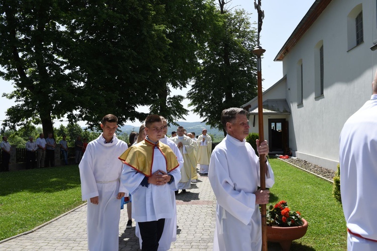 Nowy ołtarz w Domosławicach