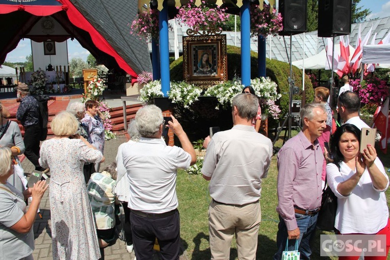 Odpust w sanktuarium Matki Bożej Cierpliwie Słuchającej w Rokitnie