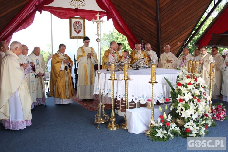 Odpust w sanktuarium Matki Bożej Cierpliwie Słuchającej w Rokitnie