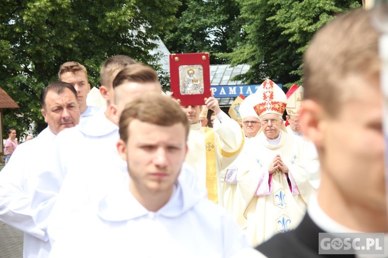 Odpust w sanktuarium Matki Bożej Cierpliwie Słuchającej w Rokitnie