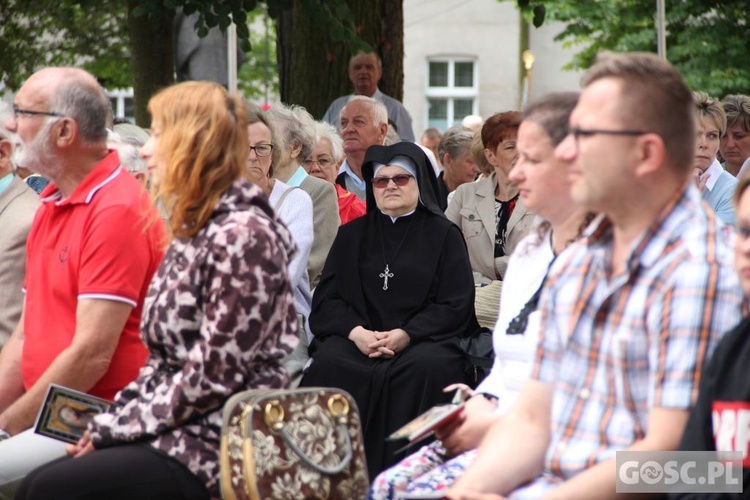 Odpust w sanktuarium Matki Bożej Cierpliwie Słuchającej w Rokitnie