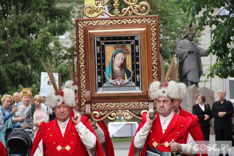 Odpust w sanktuarium Matki Bożej Cierpliwie Słuchającej w Rokitnie