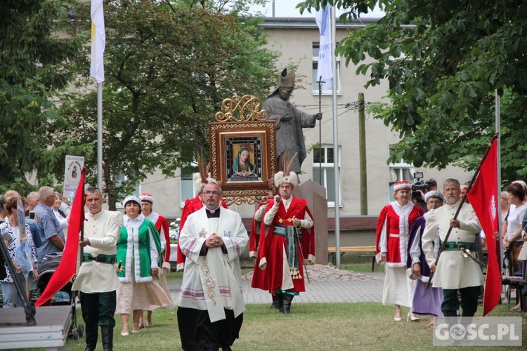 Odpust w sanktuarium Matki Bożej Cierpliwie Słuchającej w Rokitnie