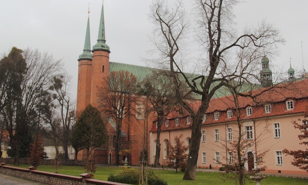 Trwają postępowania w sprawach księży Cybuli i Jankowskiego