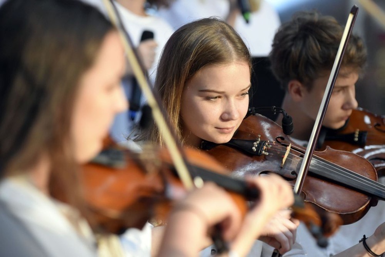 Koncert "On żyje" w Świdnicy