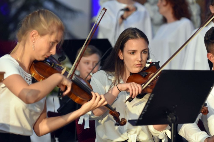 Koncert "On żyje" w Świdnicy