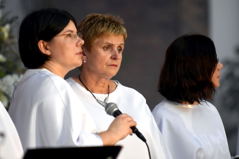 Koncert "On żyje" w Świdnicy