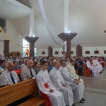 Eucharystia przy krzyżu papieskim 