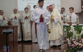 Eucharystia przy krzyżu papieskim 