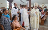 Eucharystia przy krzyżu papieskim 